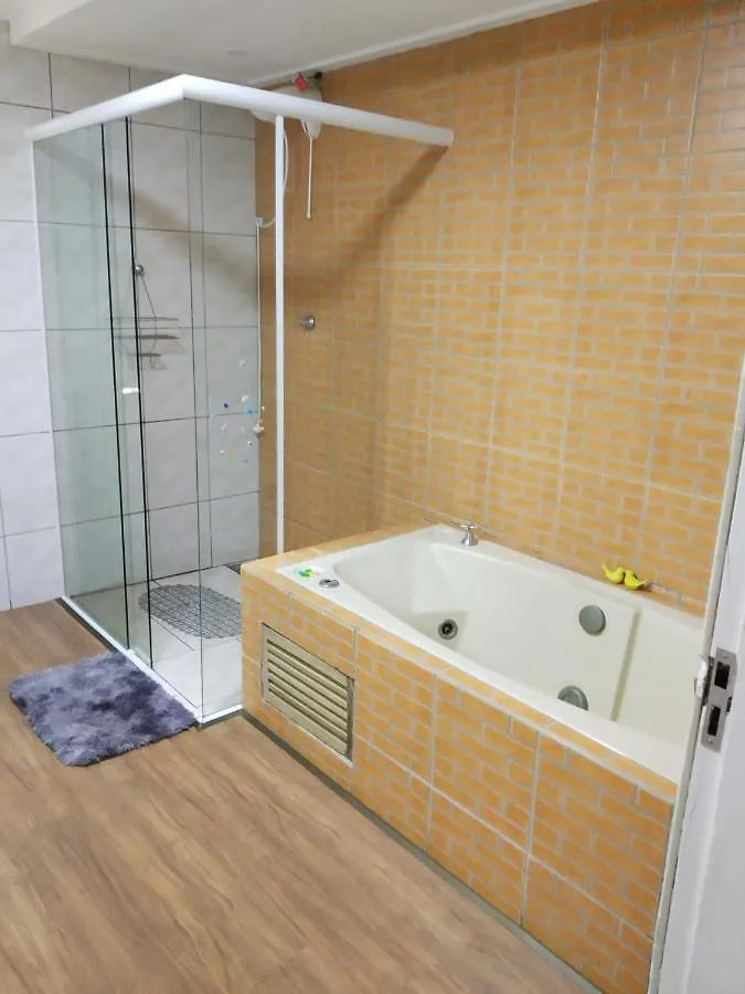 Quarto em Acomodações Particulares Gastaldon Suite Chapecó Brasil